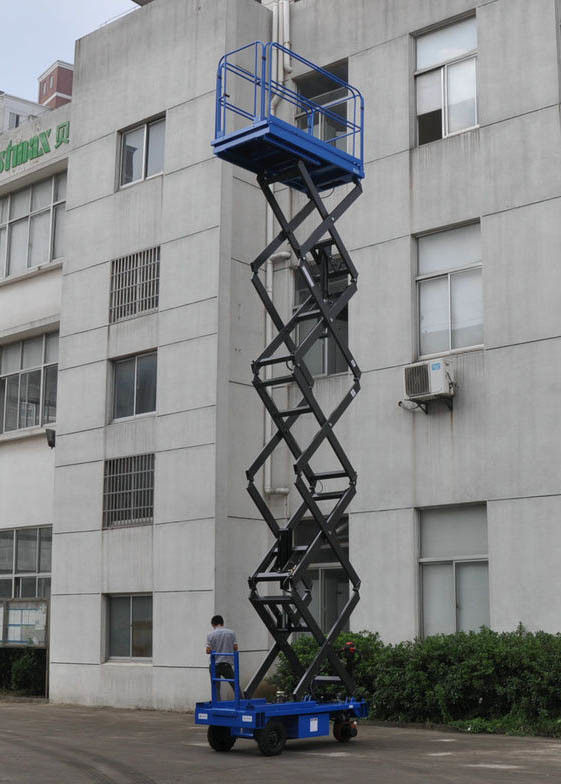 8m Working Height Manganese Steel Mobile Scissor Lift  Electrical Pulling Loading Capacity 450kg